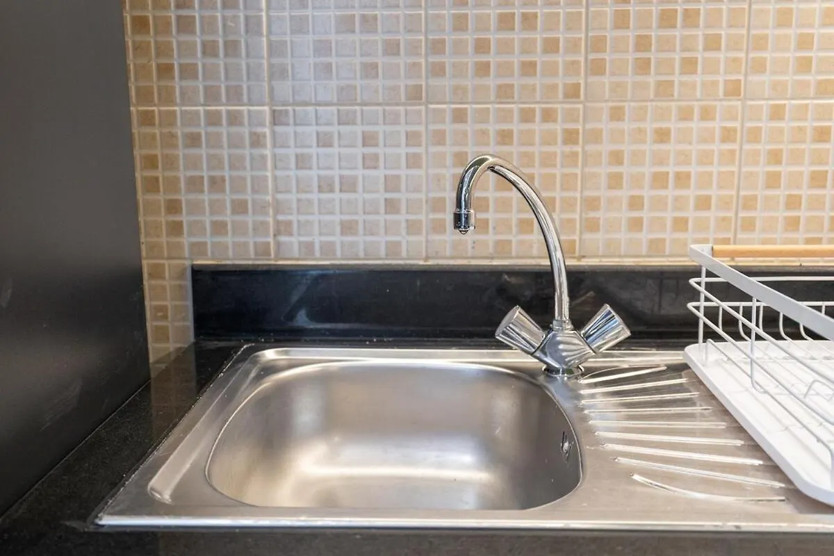 Artistic 1-Bedroom Apartment Perfect For Couple At Mayfair Tower, Business Bay! Dubaj