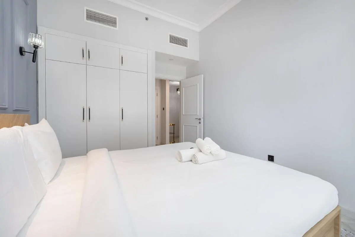 Artistic 1-Bedroom Apartment Perfect For Couple At Mayfair Tower, Business Bay! Dubai 0*,